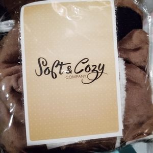 NWOT Soft and cozy throw and bootie set.